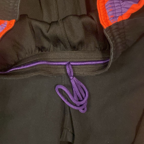 Men Nike basketball shorts with drawstring. Size XL - Picture 2 of 5